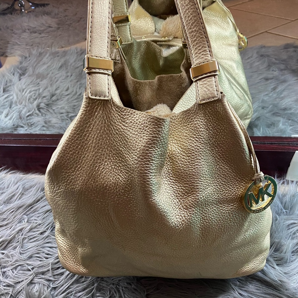 Michael Kors Gold Tote🥳